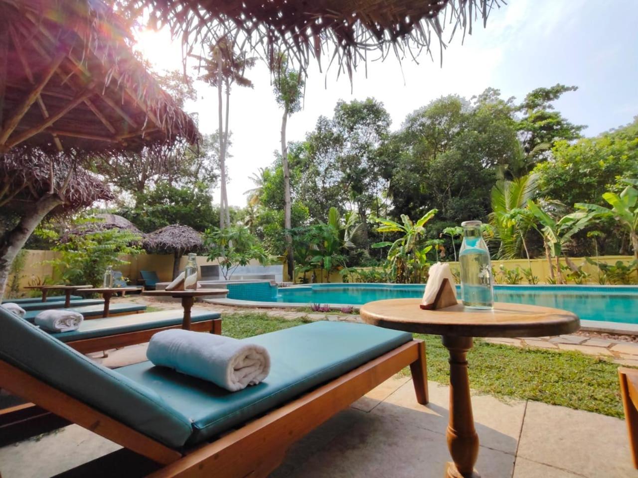 Marari Beach Bungalow Resort Alleppey Mararikulam Exterior photo