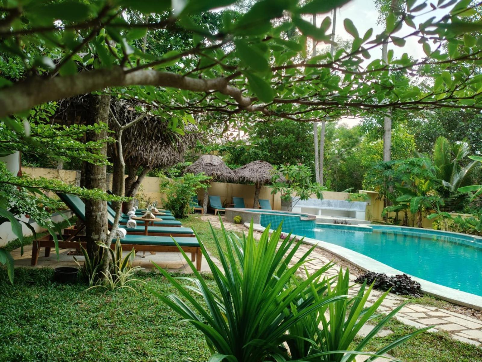 Marari Beach Bungalow Resort Alleppey Mararikulam Exterior photo