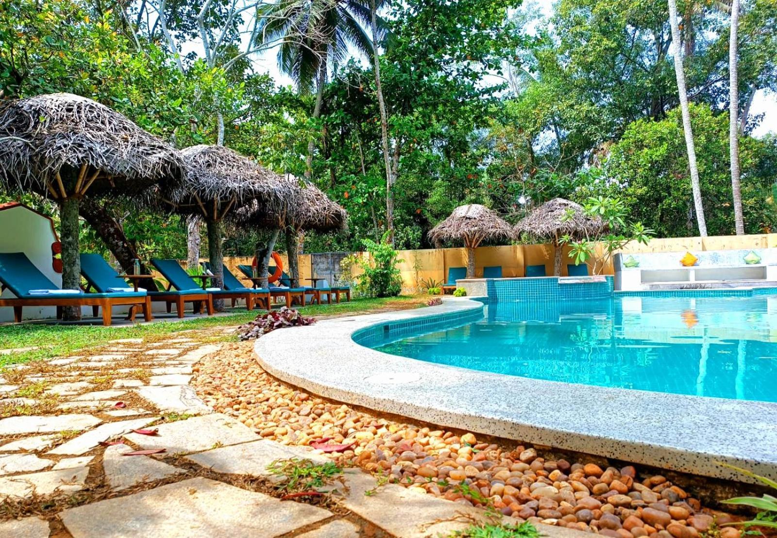 Marari Beach Bungalow Resort Alleppey Mararikulam Exterior photo